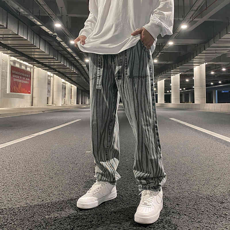 Ribbons Print Streetwear Jeans Mens Washed Retro Oversize Denim Trousers Hip Hop Loose Casual Jean Pants, Black
Ribbons Print Streetwear Jeans Mens Washed Retro Oversize Denim Trousers Hip Hop Loose Casual Jean Pants, Black