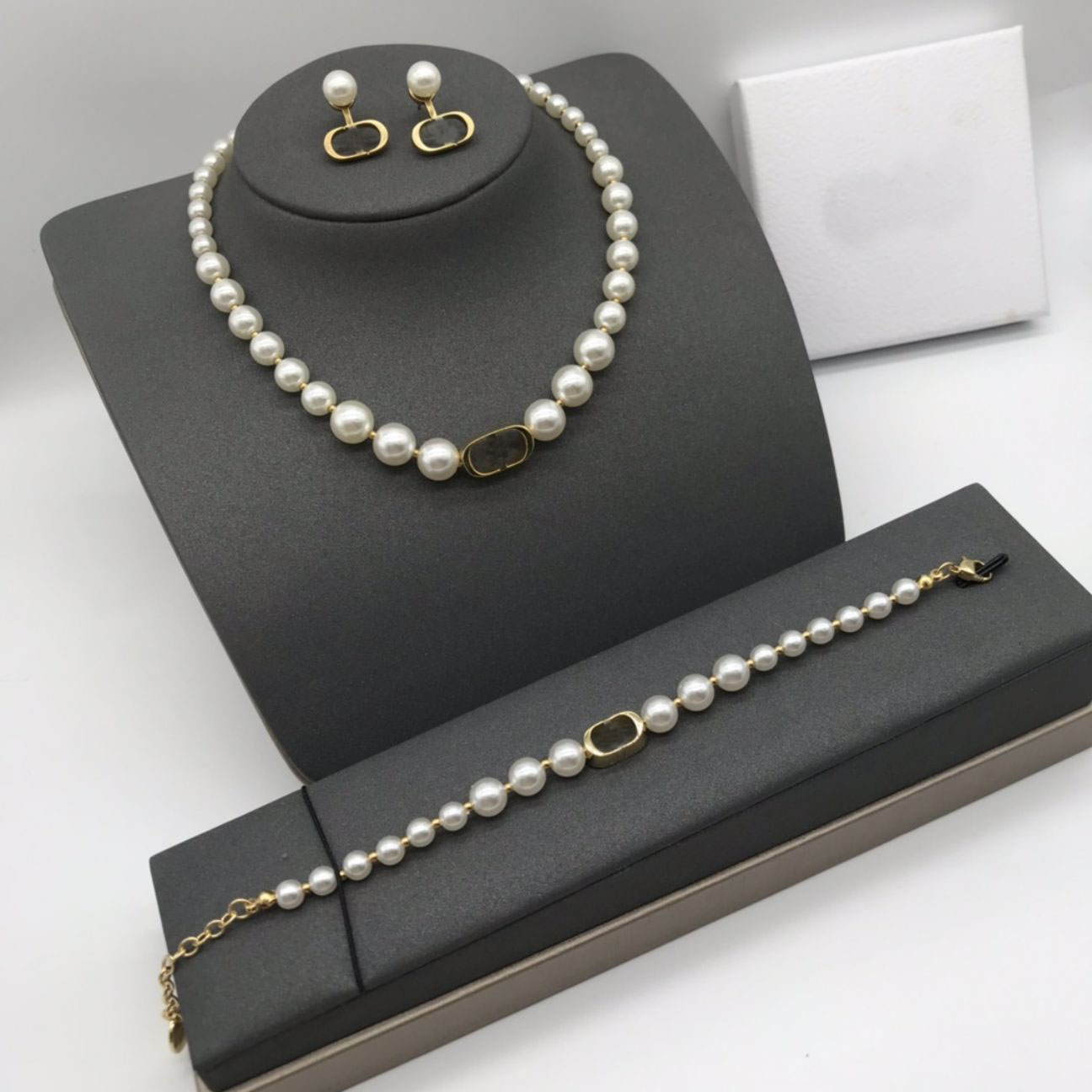 Fashion chain Classic Necklaces jewelry Pendants Mother-of-Pearl Stainless Steel Plated accessories for Women Girls Valentine's Mother's Day Engagement
Fashion chain Classic Necklaces jewelry Pendants Mother-of-Pearl Stainless Steel Plated accessories for Women Girls Valentine's Mother's Day Engagement