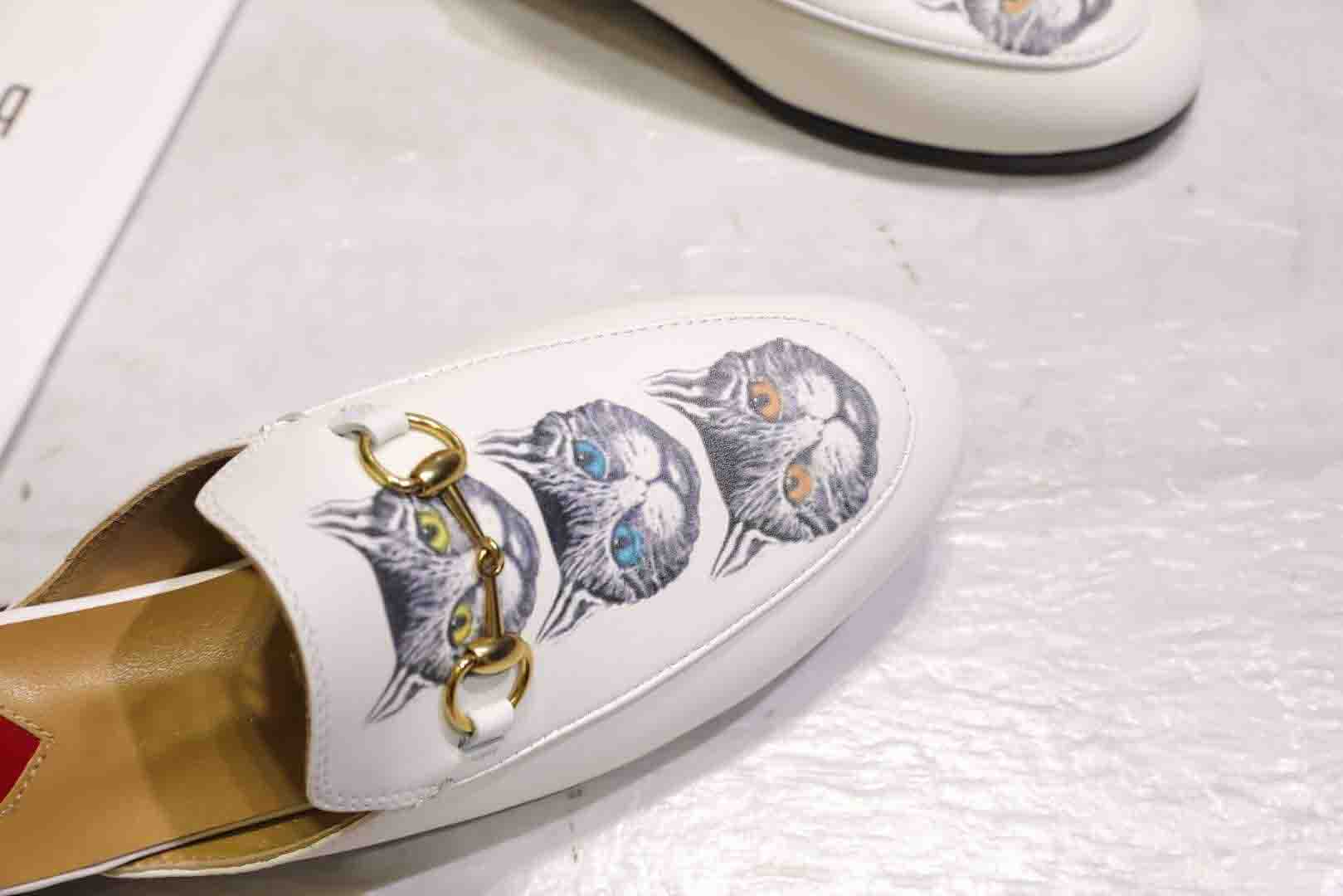 2019 fashion designer luxury women's shoes print three cat skin surface water dyed sheepskin lining casual women's half slippers ck23021m, White
2019 fashion designer luxury women's shoes print three cat skin surface water dyed sheepskin lining casual women's half slippers ck23021m, White