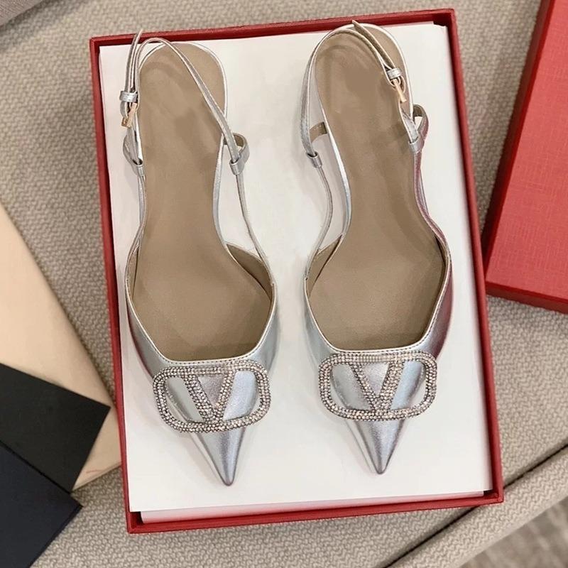 Sandals Brand Women High Heel10cm Genuine Leather Wedding Shoes Rivets Black/nude Classics 35-43
Sandals Brand Women High Heel10cm Genuine Leather Wedding Shoes Rivets Black/nude Classics 35-43