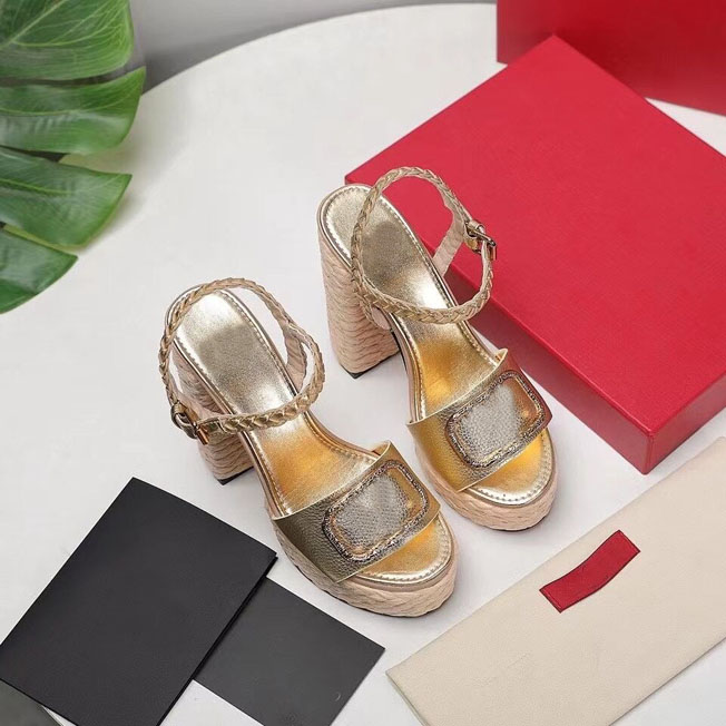 Women's fashion high heels water platform sandals gold letters 13cm Italian leather luxury metal buckle 35-41, Box
Women's fashion high heels water platform sandals gold letters 13cm Italian leather luxury metal buckle 35-41, Box