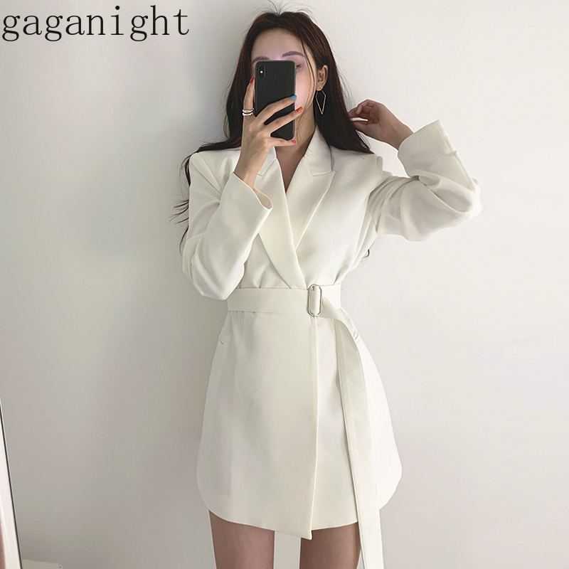 Gaganight Solid Elegant Office Lady Blazer Long Sleeve Notched Chic Women Coat Spring Autumn Black White Coats Female with Belt 210519
Gaganight Solid Elegant Office Lady Blazer Long Sleeve Notched Chic Women Coat Spring Autumn Black White Coats Female with Belt 210519