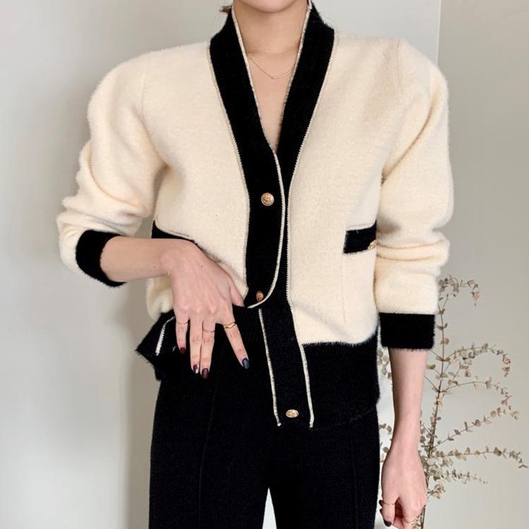 Women's Jackets South Korea Ins Sweater Women 2021 Autumn And Winter Hit Color Retro Thickened Knit Loose Single-breasted Jacket, Beige
Women's Jackets South Korea Ins Sweater Women 2021 Autumn And Winter Hit Color Retro Thickened Knit Loose Single-breasted Jacket, Beige