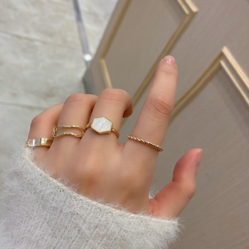 Cluster Rings Bilandi 4pcs/Set Circular Punk 2021 Geometric Golden Plating Metal For Women Girls Jewelry Party Gifts
Cluster Rings Bilandi 4pcs/Set Circular Punk 2021 Geometric Golden Plating Metal For Women Girls Jewelry Party Gifts