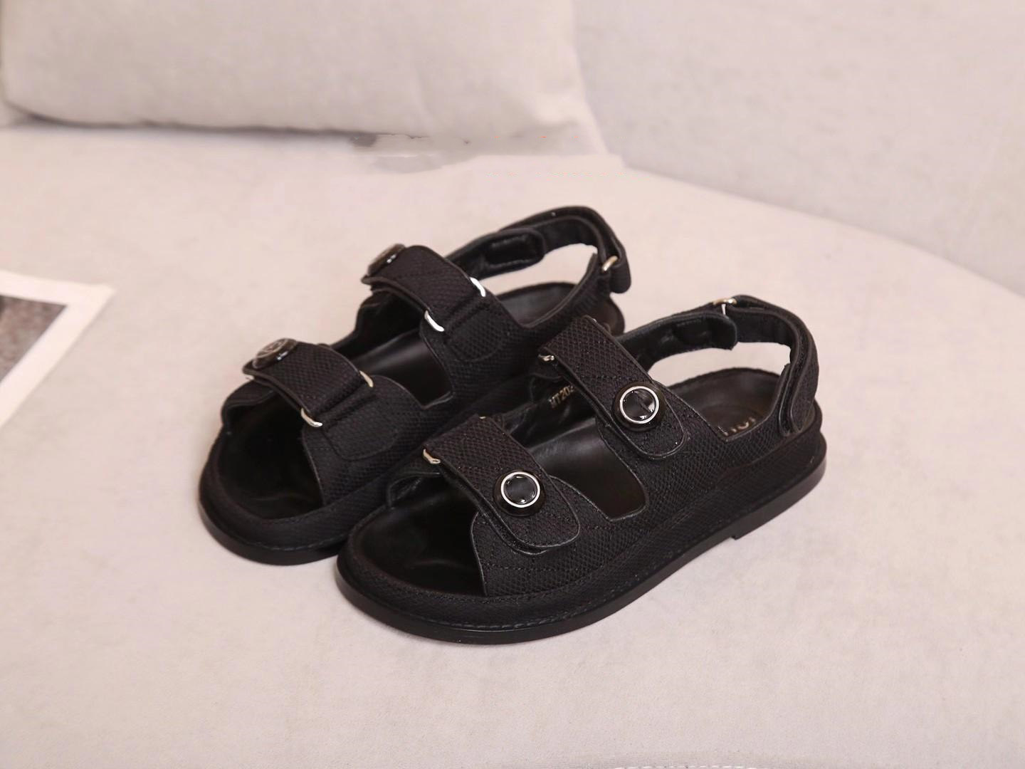 2021 fish mouth side empty back sheepskin Velcro sandals Roman women's flat shoes trifle thick bottom summer, Black
2021 fish mouth side empty back sheepskin Velcro sandals Roman women's flat shoes trifle thick bottom summer, Black
