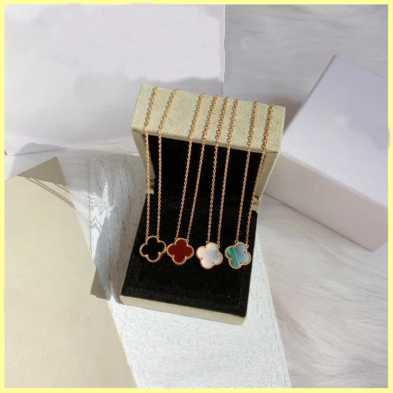 Womens Designer Necklace Fashion 925 Sterling Silver Agate Chain Clover Pendant Neckwear Gold Necklaces For Women Wedding Jewelry 21091602R
Womens Designer Necklace Fashion 925 Sterling Silver Agate Chain Clover Pendant Neckwear Gold Necklaces For Women Wedding Jewelry 21091602R