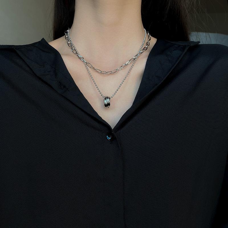 Keychains Advanced Sense Titanium Steel Double-layer Chain Ring Necklace Made And Female Temperament Simple Design Couple Sweater
Keychains Advanced Sense Titanium Steel Double-layer Chain Ring Necklace Made And Female Temperament Simple Design Couple Sweater