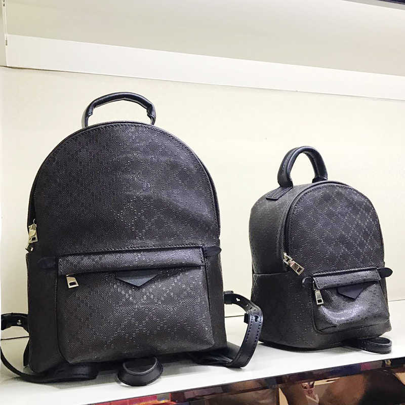 CLASSIC FLOWER Dicky0750 handbag large backpack women Genuine leather back pack for men shoulder handbags presbyopic mini backpacks lady messenger bag
CLASSIC FLOWER Dicky0750 handbag large backpack women Genuine leather back pack for men shoulder handbags presbyopic mini backpacks lady messenger bag