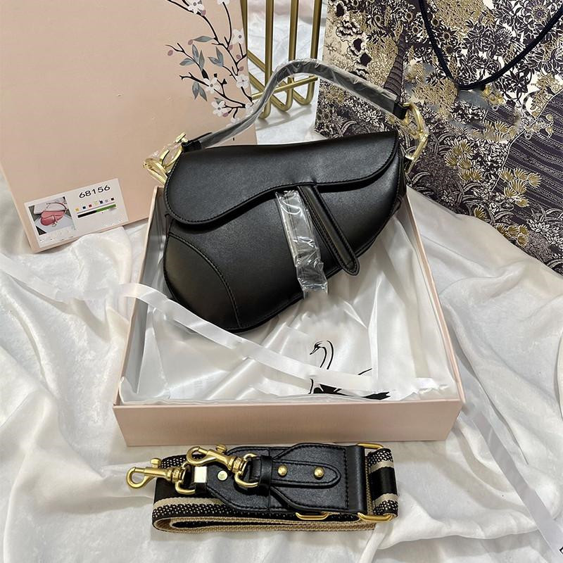 2021 Newest Women Bags High Quality Splicing Colorful Cloths 5 Clolors Shoulder Bag Fashion Classic Pattern Printing Girls Handbags Ladies Crossbody
2021 Newest Women Bags High Quality Splicing Colorful Cloths 5 Clolors Shoulder Bag Fashion Classic Pattern Printing Girls Handbags Ladies Crossbody