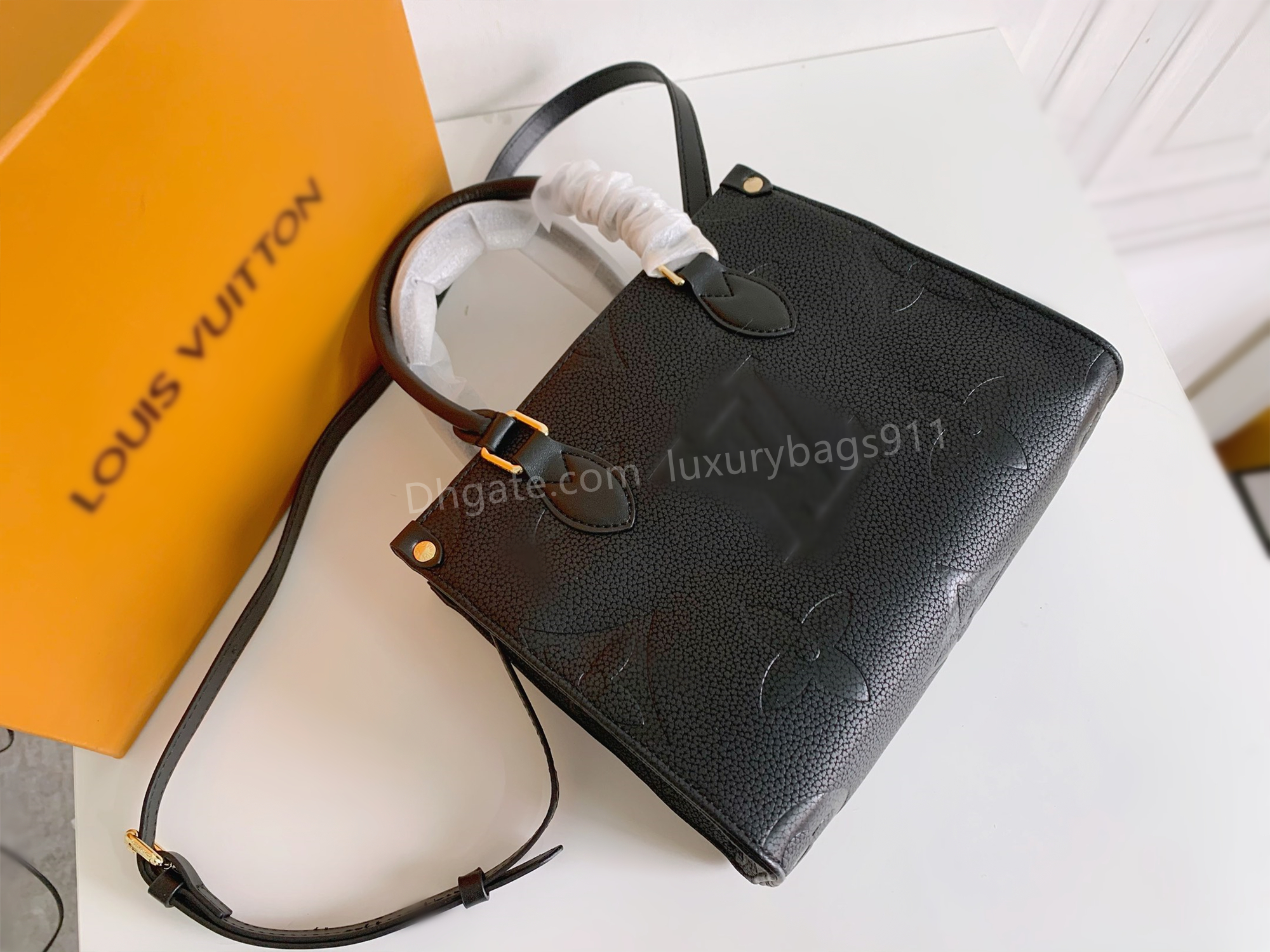 Top Fashion Bags LV LOUIS ONTHEGO VITTON Womens Designers Handbags Shoulder Bag Luxurys Purses Luxury Clutch Women Leather Tote Ladi, Red;black
Top Fashion Bags LV LOUIS ONTHEGO VITTON Womens Designers Handbags Shoulder Bag Luxurys Purses Luxury Clutch Women Leather Tote Ladi, Red;black
