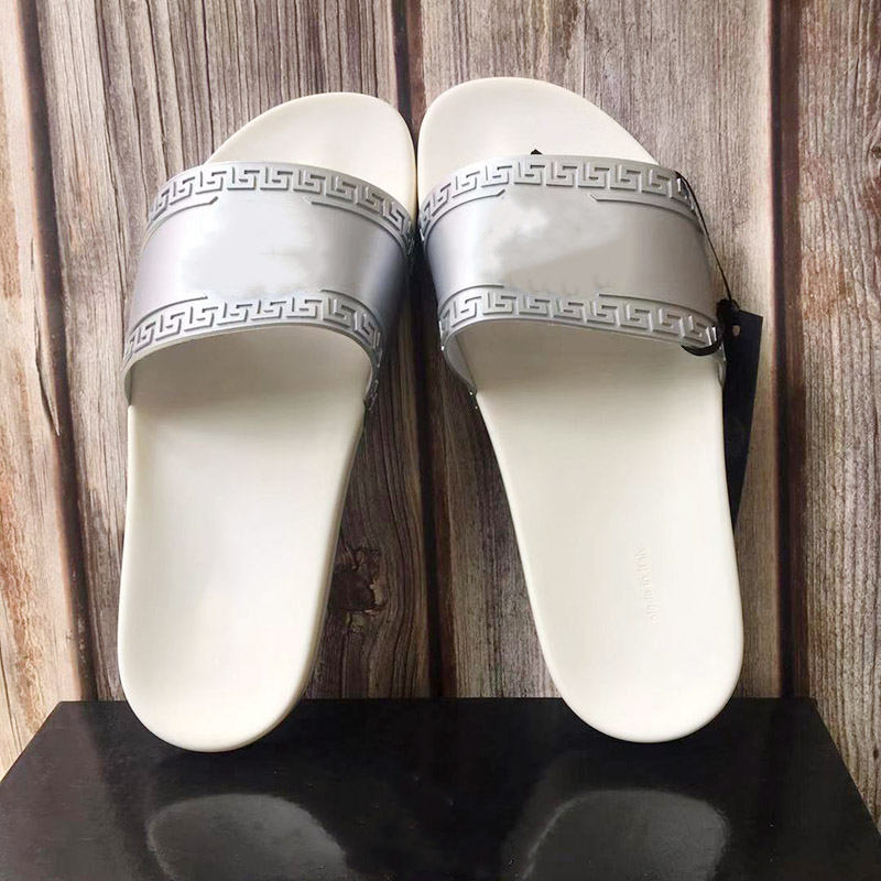 With box 2021 Luxury sandals designer 6 color slide fashion women slippers platform Sanddale 6 color designer sandals beach lazy shoes, White
With box 2021 Luxury sandals designer 6 color slide fashion women slippers platform Sanddale 6 color designer sandals beach lazy shoes, White