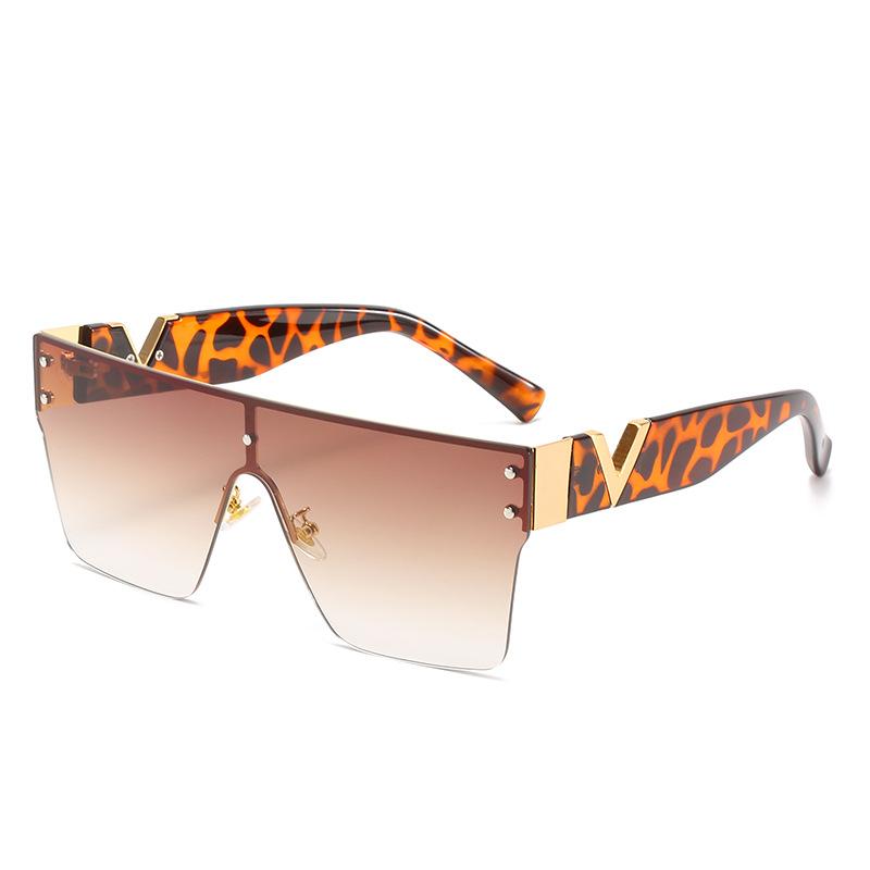 Sunglasses Fashion One Piece Women Glasses Men Square Frame Sunglass Eyeglasses Female V Letter Shades UV400
Sunglasses Fashion One Piece Women Glasses Men Square Frame Sunglass Eyeglasses Female V Letter Shades UV400