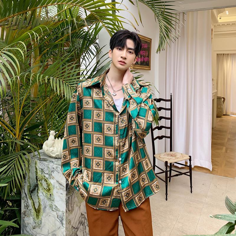 Men's Casual Shirts Vintage Print Loose Long Sleeve Shirt Male Satin Style 2021 Summer Hawaiian Fashion Streetwear Dress Men, W823
Men's Casual Shirts Vintage Print Loose Long Sleeve Shirt Male Satin Style 2021 Summer Hawaiian Fashion Streetwear Dress Men, W823