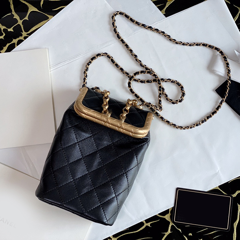 2021 Latest Style women bags 26895 Advanced workshop chain black gold Hand can also shoulder back Noble brim Genuine Leather shoulder bag
2021 Latest Style women bags 26895 Advanced workshop chain black gold Hand can also shoulder back Noble brim Genuine Leather shoulder bag