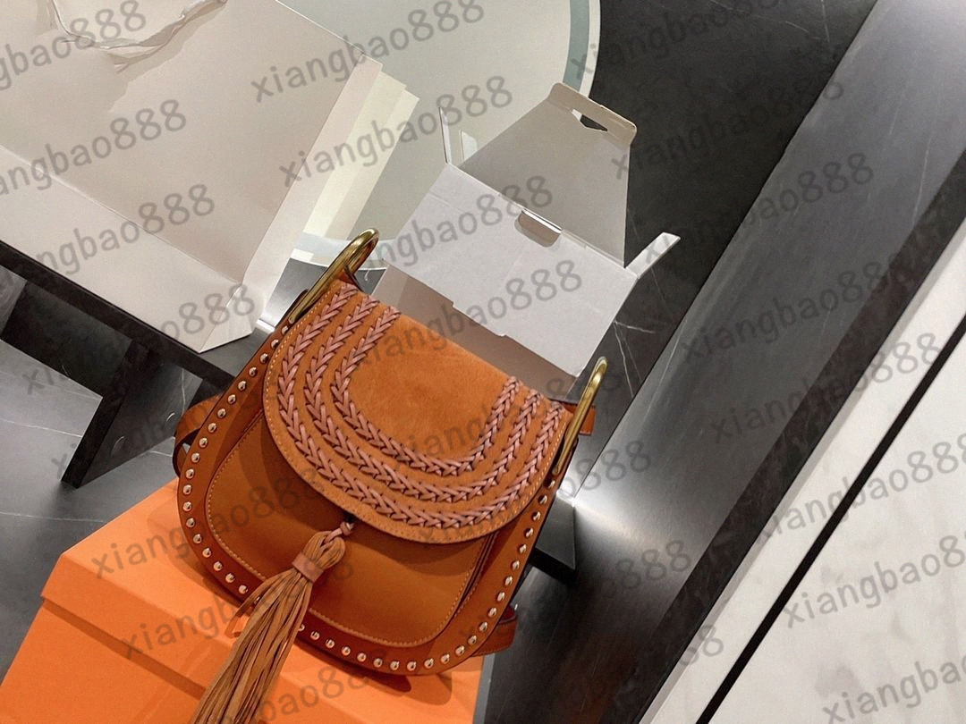 with box Fashion Mini Hudson camel suede bags Crossbody Designer Women High Quality Cowskin Leather Cloe Messenger Saddle bag tassle k1eE#
with box Fashion Mini Hudson camel suede bags Crossbody Designer Women High Quality Cowskin Leather Cloe Messenger Saddle bag tassle k1eE#