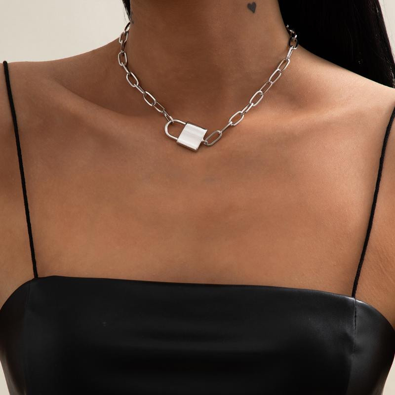 Chokers 2021 Designed Minimalism Lock Choker Chain Necklaces For Girls Easy Matching Neck Chains
Chokers 2021 Designed Minimalism Lock Choker Chain Necklaces For Girls Easy Matching Neck Chains