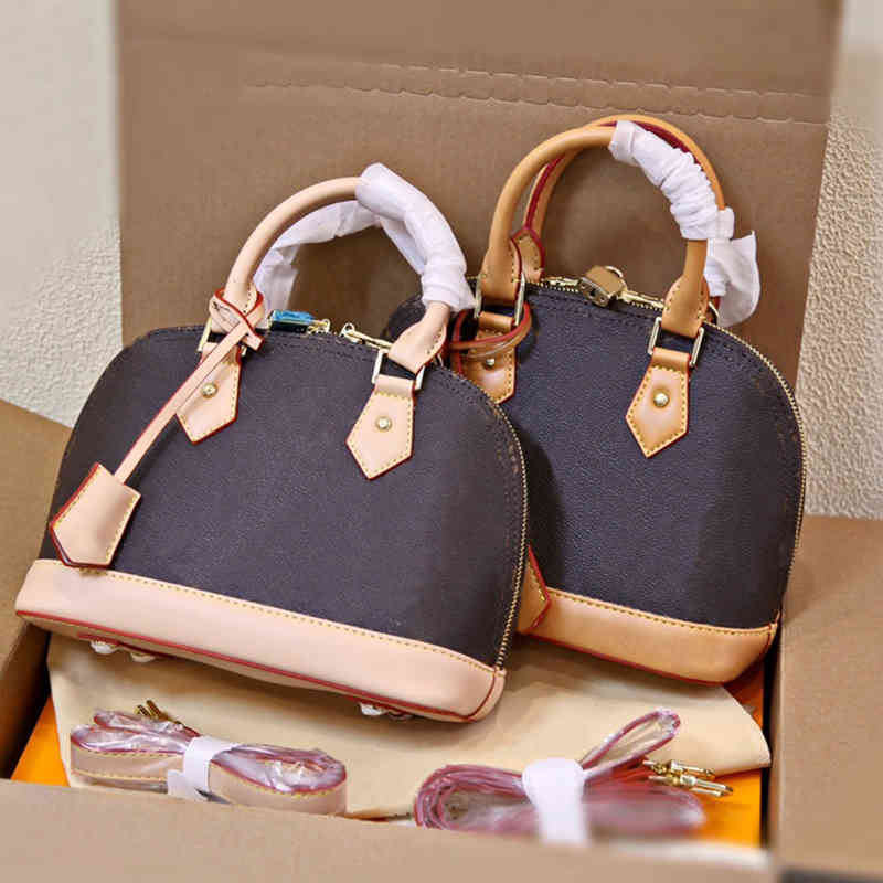 Luxury Designer handbag Fashion bags women classic style totes high quality Shopping bag travel street design Famous letter printing Mini
Luxury Designer handbag Fashion bags women classic style totes high quality Shopping bag travel street design Famous letter printing Mini
