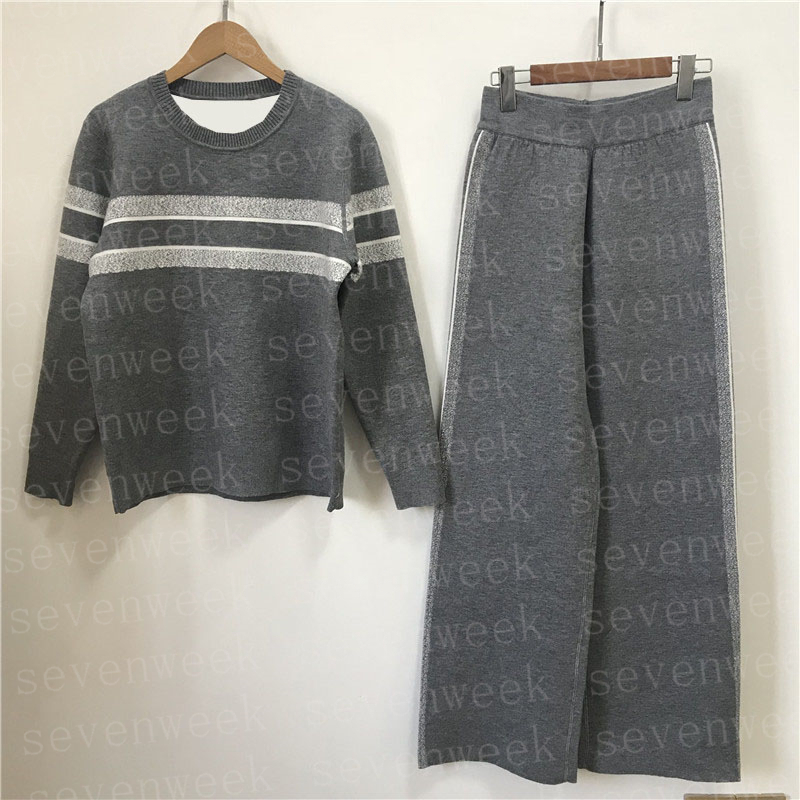 Womens Knitted Tracksuits Designer Letters Sweaters Pants Two Piece Set Long Sleeve Women Clothing Can Worn On Both Sides, Gray
Womens Knitted Tracksuits Designer Letters Sweaters Pants Two Piece Set Long Sleeve Women Clothing Can Worn On Both Sides, Gray