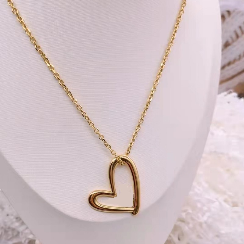 High Polished Stainless Steel Simple heart Pendant Necklaces Hollow V Letter Silver Rose Colors Gold Plated Classic Style Logo Printed Women Designer Jewelry
High Polished Stainless Steel Simple heart Pendant Necklaces Hollow V Letter Silver Rose Colors Gold Plated Classic Style Logo Printed Women Designer Jewelry