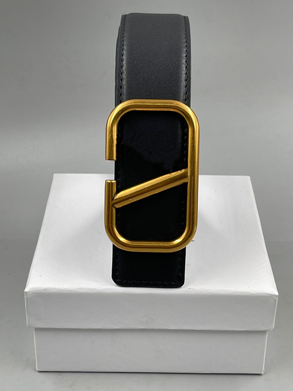 Menswear designer belt black red women luxury classic casual V buckle fashion leather belts with white gift, Black;brown
Menswear designer belt black red women luxury classic casual V buckle fashion leather belts with white gift, Black;brown