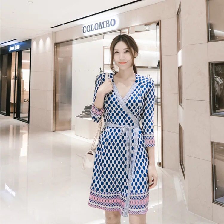 dress 2021 d family spring summer 3-color stitching same wrapped body lace up 3 / 4 sleeve, White;black
dress 2021 d family spring summer 3-color stitching same wrapped body lace up 3 / 4 sleeve, White;black