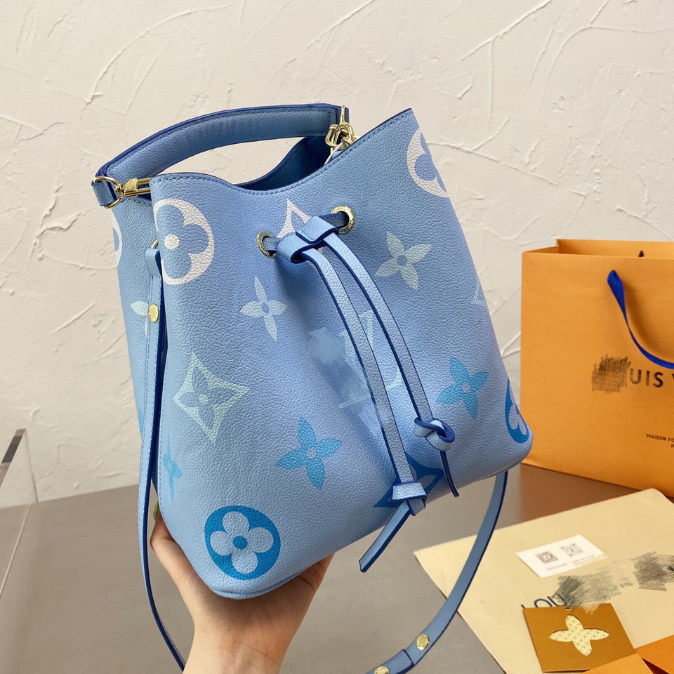 New Contrast Printing Bag in Spring Summer 2021 European and American Fashion Color Matching Champagne Bucket One Shoulder Jy
New Contrast Printing Bag in Spring Summer 2021 European and American Fashion Color Matching Champagne Bucket One Shoulder Jy