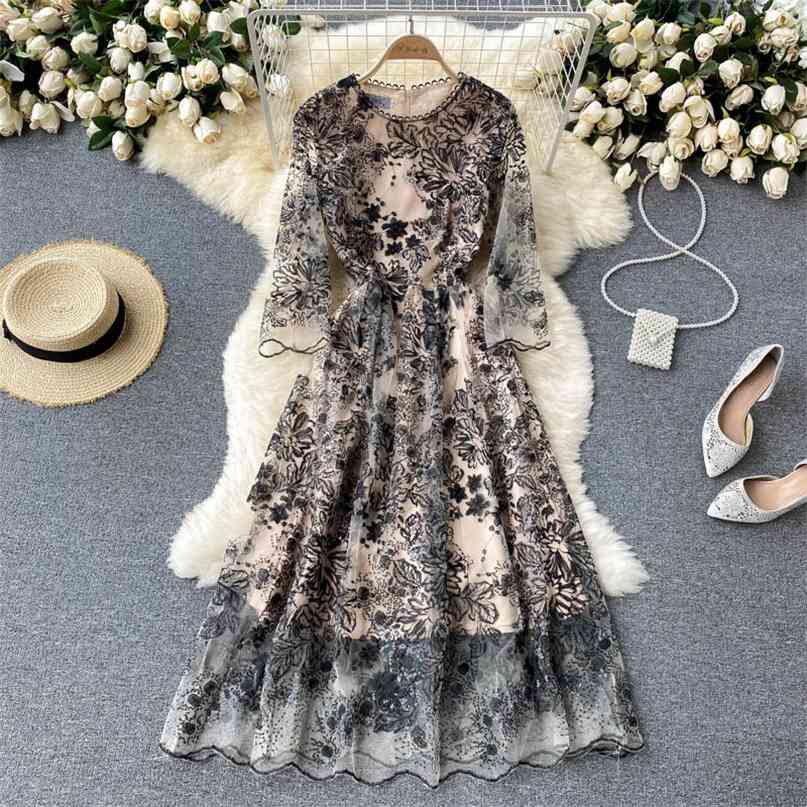 Elegant Women's Mesh Embroidery Lace Dress Spring Summer O-neck Three Quarter Sleeve A-line Vintage Party Vestidos 210603, As picture
Elegant Women's Mesh Embroidery Lace Dress Spring Summer O-neck Three Quarter Sleeve A-line Vintage Party Vestidos 210603, As picture