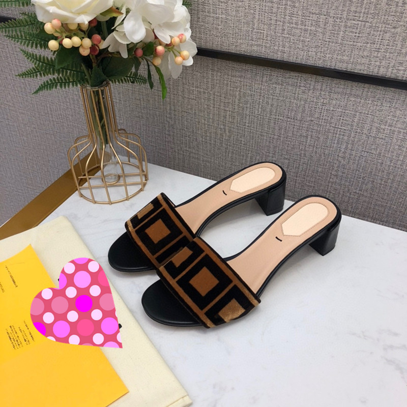 2021 women's slippers sandals leather sole with good materials, exquisite workmanship, incomparable luxury fashion, real high quality, you are worth having, Black
2021 women's slippers sandals leather sole with good materials, exquisite workmanship, incomparable luxury fashion, real high quality, you are worth having, Black