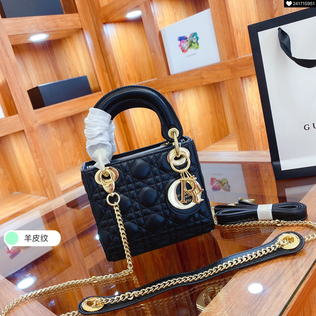 Dior bags Shoulder Lady bag Brand Cute Ladies Top quality Totes 2022 Luxurys Designers High-grade leather handbag Fashion women Purse Crossbody Wallet printd, Picture color gold logo 17 cm
Dior bags Shoulder Lady bag Brand Cute Ladies Top quality Totes 2022 Luxurys Designers High-grade leather handbag Fashion women Purse Crossbody Wallet printd, Picture color gold logo 17 cm
