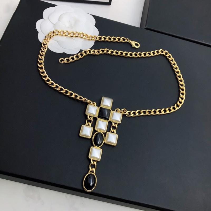 Vintage Fashion Jewelry For Women Party Europe Luxury Sweater Chain Black White Pearls Long Necklace C Stamp Gifts Chains
Vintage Fashion Jewelry For Women Party Europe Luxury Sweater Chain Black White Pearls Long Necklace C Stamp Gifts Chains