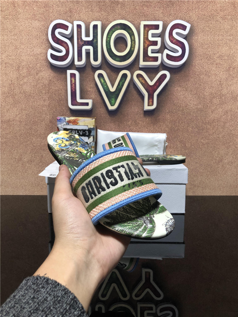 Top Quality Men's Women's Rubber Designer Slipper Sandals Shoes Summer Beach Outdoor Cool Slippers Fashion Wide Lady Household Slides Flat Flip Flops With Box, Gifts
Top Quality Men's Women's Rubber Designer Slipper Sandals Shoes Summer Beach Outdoor Cool Slippers Fashion Wide Lady Household Slides Flat Flip Flops With Box, Gifts