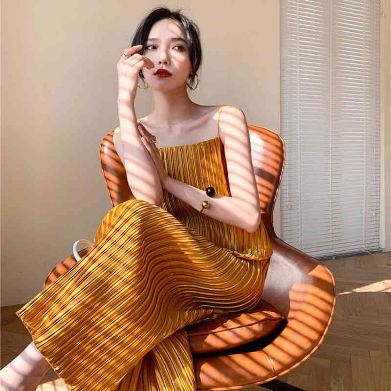 Nomikuma Summer Spaghetti Strap Dress Korean Strapless Sling Dresses Causal Korean Folds Fashion Solid Vestidos Femme 6H125 210427