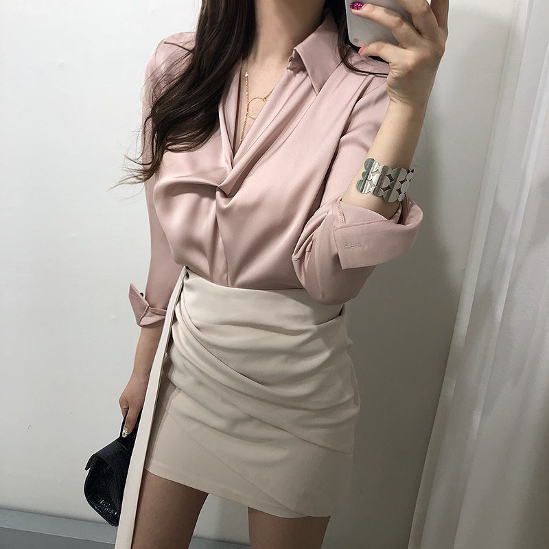 Stylish V-Neck Women Chic Slim Blouses Fashion All Match Solid Tops Office Lady Brief Feminine Shirts 210421