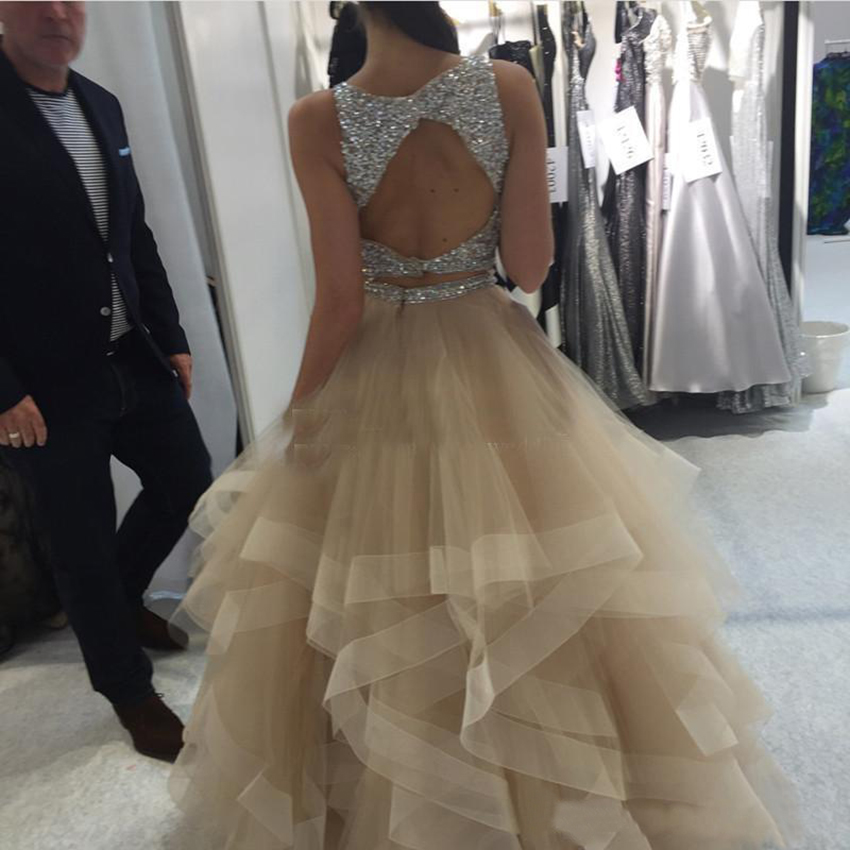 2021 Plus Size Ball Gown Champagne Prom Dresses Sparkly Sequins Beaded Top Tulle Tiered Skirt Keyhole Back Backless Evening Dresses