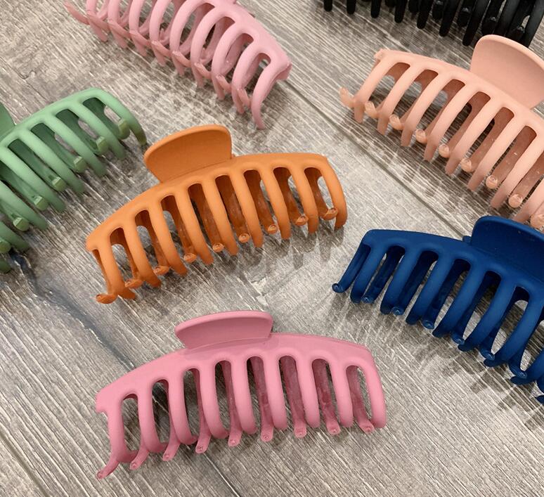 Solid Big Hair Claws Elegant Frosted Acrylic Hair Clips Hairpins Barrette Headwear for Women Girls Hair Accessories 7 colors
Solid Big Hair Claws Elegant Frosted Acrylic Hair Clips Hairpins Barrette Headwear for Women Girls Hair Accessories 7 colors