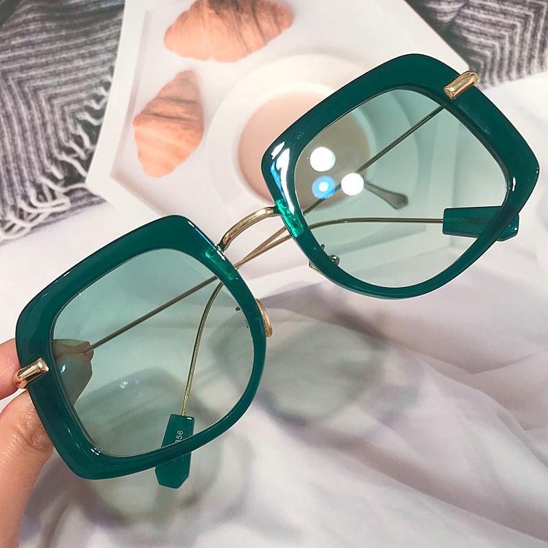 Outdoor Eyewear Unique Oversized Green Gradient Sunglasses For Women Fashion Brand Alloy Cat Eye Sun Glasses Female Single Bridge Shades
Outdoor Eyewear Unique Oversized Green Gradient Sunglasses For Women Fashion Brand Alloy Cat Eye Sun Glasses Female Single Bridge Shades