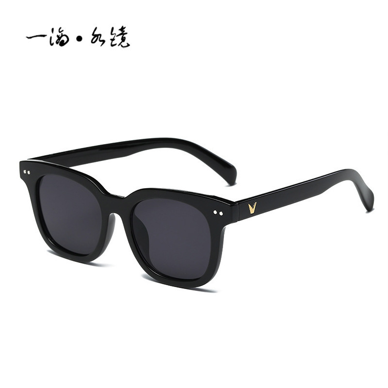 Small HAPTRON Fashion square Sunglasses Women Vintage Driving sun Glasses Men Luxury Brand Designer oculos de sol UV400 pink, White;black 
Small HAPTRON Fashion square Sunglasses Women Vintage Driving sun Glasses Men Luxury Brand Designer oculos de sol UV400 pink, White;black