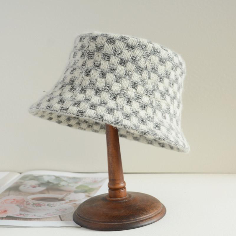 Wide Brim Hats Fisherman Women's Autumn And Winter Wild Korean Style Thickened Warm Plush Bucket Hat Black White Grid Cute, Gray
Wide Brim Hats Fisherman Women's Autumn And Winter Wild Korean Style Thickened Warm Plush Bucket Hat Black White Grid Cute, Gray