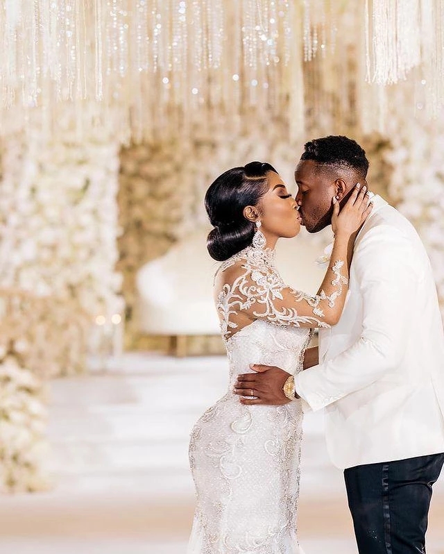 Gorgeous Mermaid Beaded Wedding Gowns 2022 Sheer Long Sleeves Sweep Train Plus Size Bridal Party Dresses For Arabic Women Vestidos De Novia