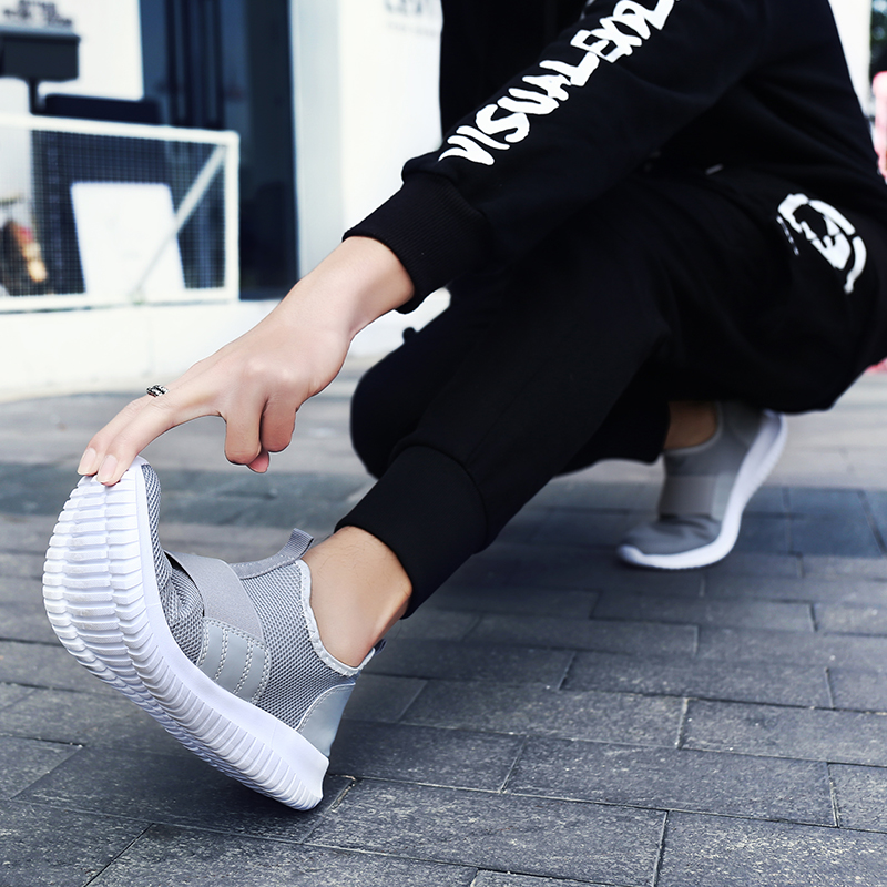 Top Quality Fashion Womens Men Running Shoes Sports Trainers Big Size 46 Black White Red Gray Outdoor Jogging Sneakers Code: LX19-1533
Top Quality Fashion Womens Men Running Shoes Sports Trainers Big Size 46 Black White Red Gray Outdoor Jogging Sneakers Code: LX19-1533