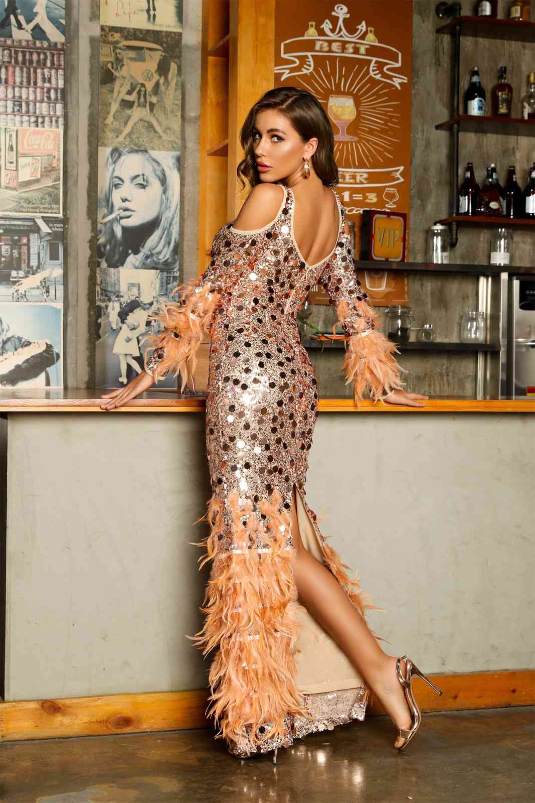Fashion Summer Ladies Golden Black Backless Sequined Feather Sexy Sleeves Celebrity Club Party Dress 210525