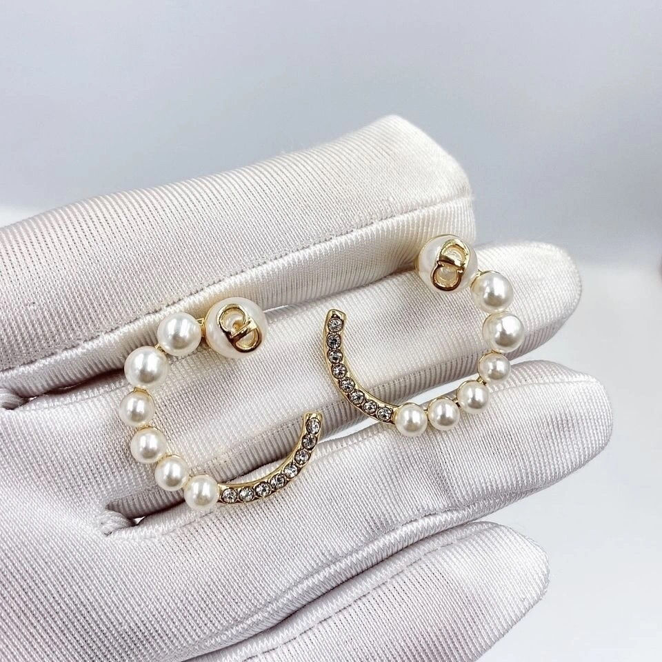 Luxury Dangle & Chandelier D new anti allergy pearl semicircular Earrings women's fashion korea simple high sense net red, Silver
Luxury Dangle & Chandelier D new anti allergy pearl semicircular Earrings women's fashion korea simple high sense net red, Silver