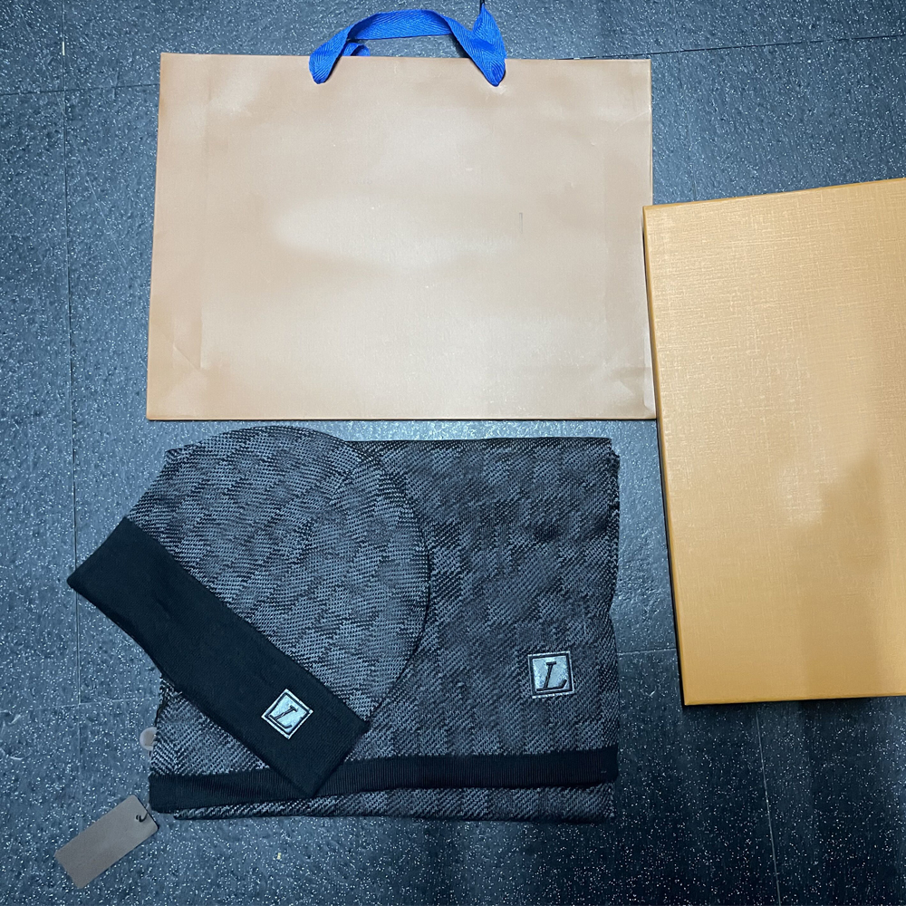 High Quality Fashion Designs Beanie Hat Scarf Sets Femmes Scadroet Set Hiver chaud Chapeauxet foulards Chapeau de bonnet pour hommes, Blue;gray
High Quality Fashion Designs Beanie Hat Scarf Sets Femmes Scadroet Set Hiver chaud Chapeauxet foulards Chapeau de bonnet pour hommes, Blue;gray