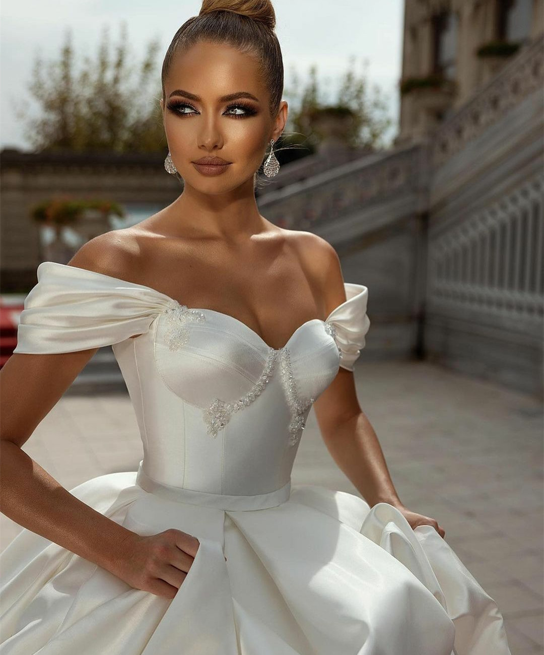 Princess Korean Style Satin Ball Gown Wedding Dresses Crystals Beaded Off Shoulder Long Bridal Gowns Back Lace-Up Simple Graden Bride Dress Vestidos d