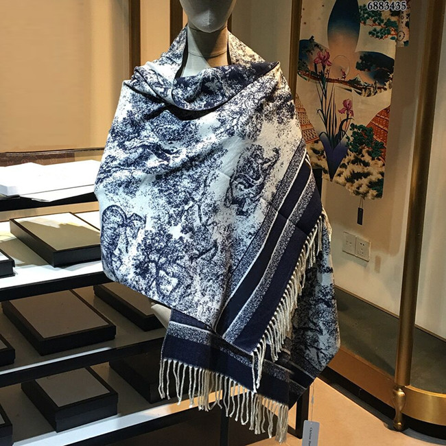 Designer woman cashmere scarf Men and Women winter scarves ladies luxury Shawls Big Letter pattern wool Landscape animal Print Pashminas size 180*70CM
Designer woman cashmere scarf Men and Women winter scarves ladies luxury Shawls Big Letter pattern wool Landscape animal Print Pashminas size 180*70CM