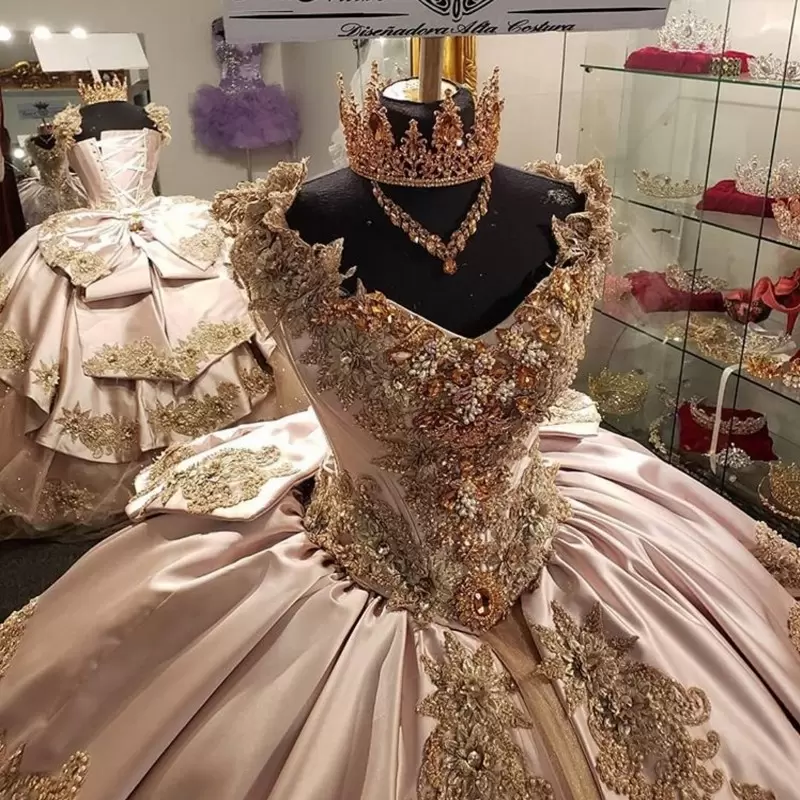 Dresses Pink Crystals Quinceanera V Neck Lace Applique Beaded Sleeveless Bow Satin Tulle Corset Back Sweet 16 Princess Tiered Skirt Prom Ball Gown Ves