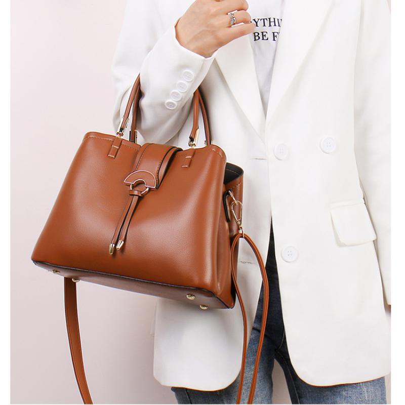 Evening Bags Shoulder For Women Luxury Designer Crossbody Bag PU Leather Vintage Messenger Purses Fashion Ladies Shopper Handbags, Black
Evening Bags Shoulder For Women Luxury Designer Crossbody Bag PU Leather Vintage Messenger Purses Fashion Ladies Shopper Handbags, Black
