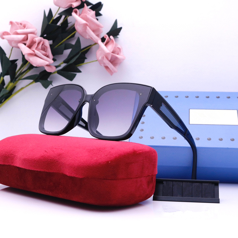 Brand Designer Sunglasses Men And Women Luxury Sunglasse Transparent Frame Fashion Sun Glasses With Box, White;black
Brand Designer Sunglasses Men And Women Luxury Sunglasse Transparent Frame Fashion Sun Glasses With Box, White;black