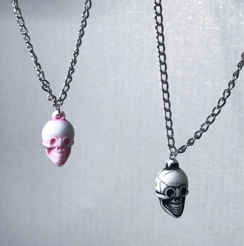 Pendant Necklaces Hip Hop Punk Acrylic Necklace Minimalist Rock Skeleton For Men Women Party Cosplay Club Jewelry Cool, Silver
Pendant Necklaces Hip Hop Punk Acrylic Necklace Minimalist Rock Skeleton For Men Women Party Cosplay Club Jewelry Cool, Silver