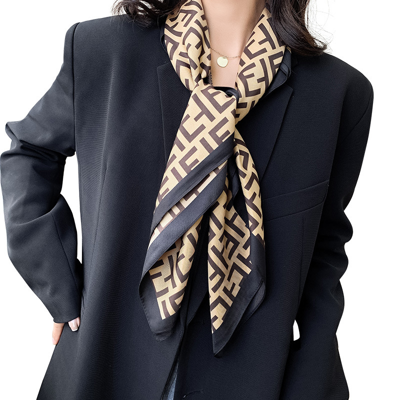 2021 Designer Silk Scarf Letter Printed Headband Women Headscarf Hair Wraps Fashion Alphabet Accessories Luxury Gift
2021 Designer Silk Scarf Letter Printed Headband Women Headscarf Hair Wraps Fashion Alphabet Accessories Luxury Gift